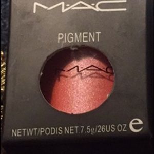 NWT MAC pigment color rose